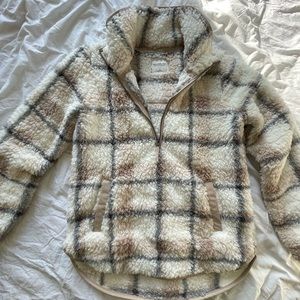 Abercrombie & Fitch Sherpa Half-Zip Elevated Trim Sweatshirt